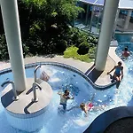 Radisson Blu Park & Conference Centre Szálloda 4*