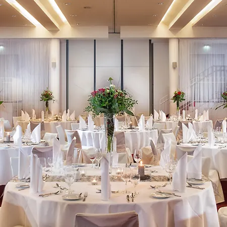 Radisson Blu Park & Conference Centre 4*
