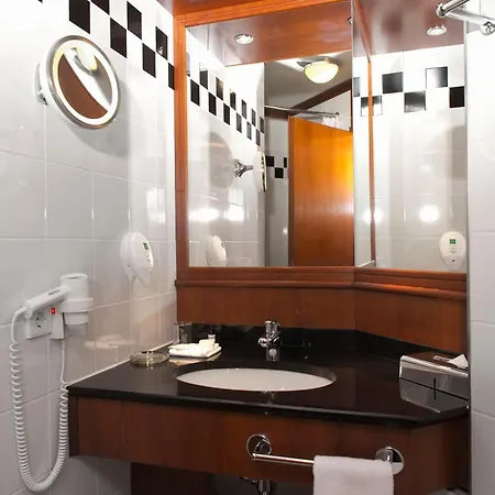 Radisson Blu Park & Conference Centre Hotel 4*