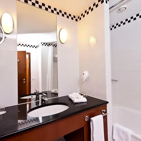 Hotel Radisson Blu Park & Conference Centre 4*