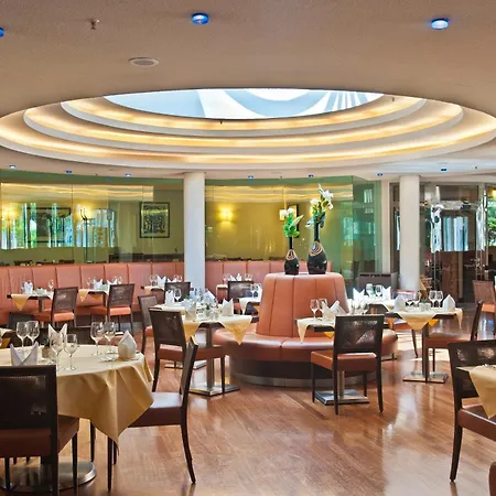 Radisson Blu Park & Conference Centre Hotel 4*