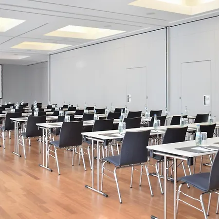 Radisson Blu Park & Conference Centre 4*