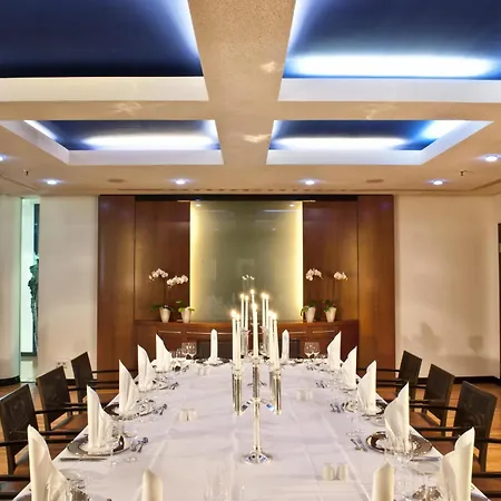 Hotel Radisson Blu Park & Conference Centre 4*