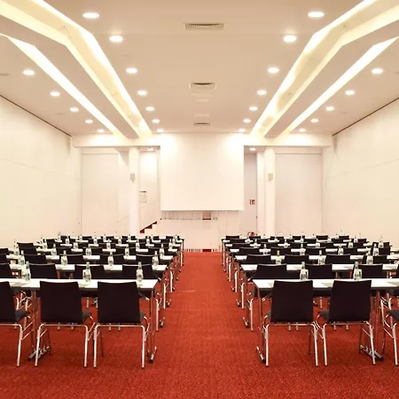 Radisson Blu Park & Conference Centre Szálloda