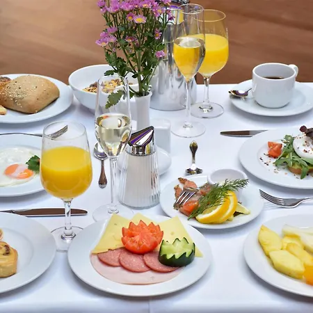 Radisson Blu Park & Conference Centre Hotel 4*