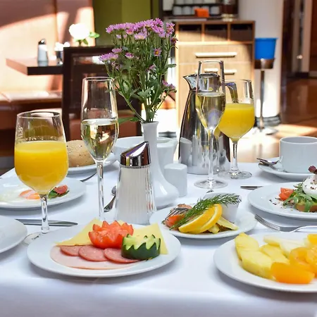 Hotel Radisson Blu Park & Conference Centre 4*