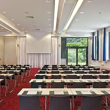 Hotel Radisson Blu Park & Conference Centre 4*