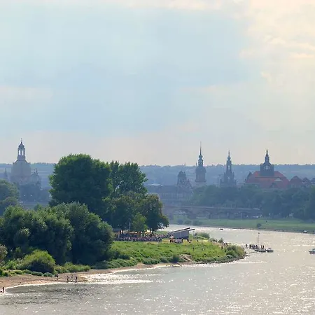 Radisson Blu Park & Conference Centre Otel