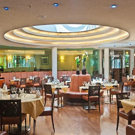 Radisson Blu Park & Conference Centre Otel 4*