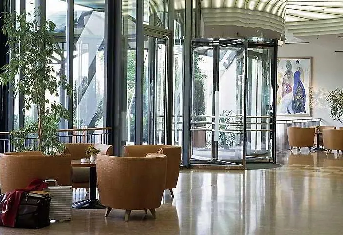 Radisson Blu Park & Conference Centre Hotel 4*