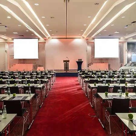Radisson Blu Park & Conference Centre 4*