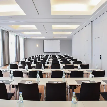 Radisson Blu Park & Conference Centre 4*