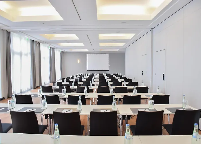 Radisson Blu Park & Conference Centre 4*