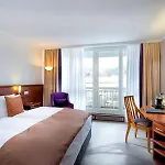 Radisson Blu Park & Conference Centre 4*