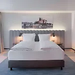 מלון Radisson Blu Park & Conference Centre 4*