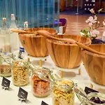 מלון Radisson Blu Park & Conference Centre 4*
