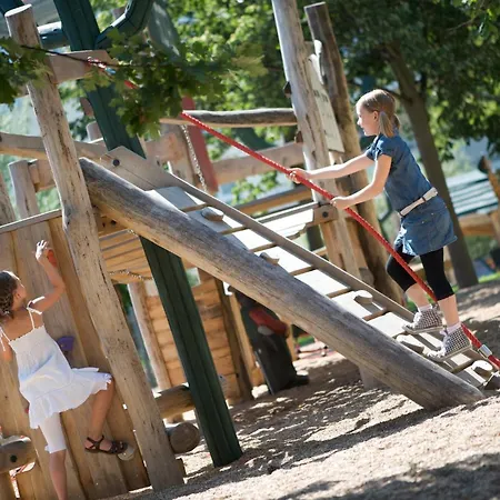 Radisson Blu Park & Conference Centre 4*