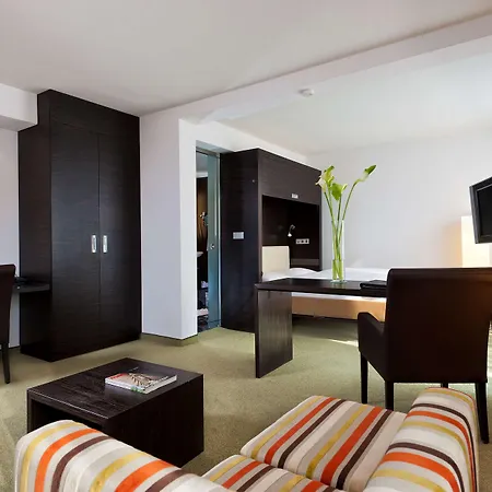 Hotel Radisson Blu Park & Conference Centre 4*