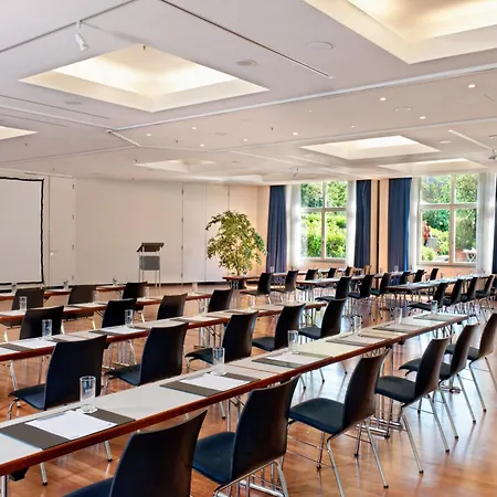 Hotel Radisson Blu Park & Conference Centre 4*