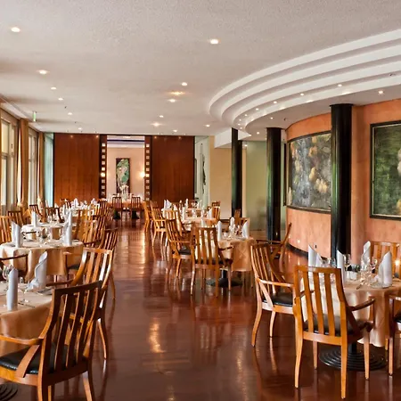 Radisson Blu Park & Conference Centre 4*